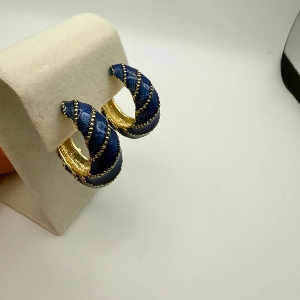 Kenneth Jay Lane Candy Blue Enamel Hoop Earrings Rhinestones Twist VTG Gold New - Picture 4 of 5